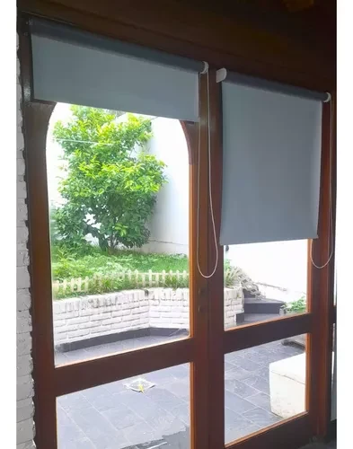 Cómo Elegir Cortinas Roller para Puertas que Se Adapten a Tus Necesidades