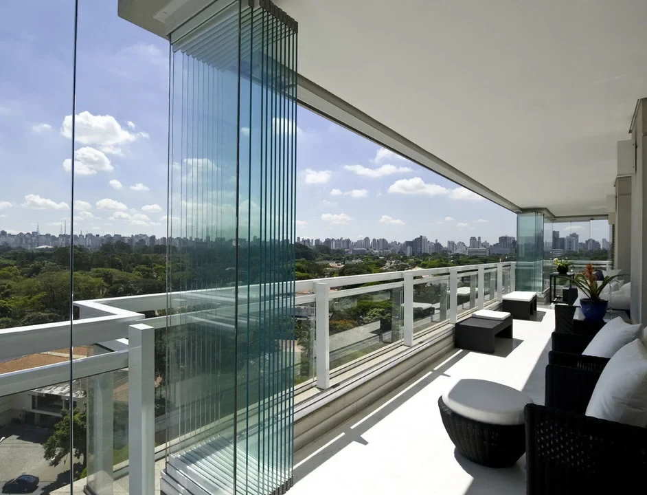 Diseño Moderno y Ahorro de Espacio: Precios de Cortinas de Cristal Plegables