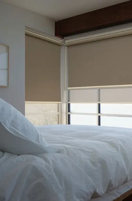 INSTALACIÓN CORTINA ROLLER SCREEN EN LA REINA