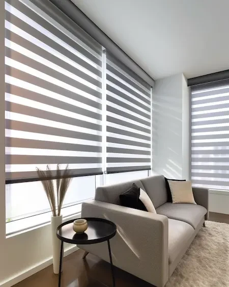 Ventajas de la Instalación Profesional de Cortinas Roller en Providencia